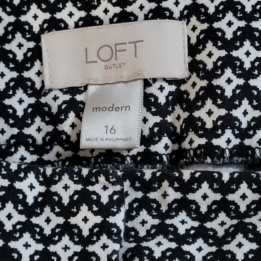 LOFT Outlet Modern Skinny Ankle Pants Black White Geometric Diamond Print 16 - Picture 2 of 7